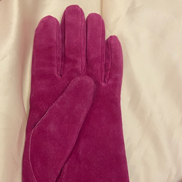 Elegant Pink Suede Gloves Size Large - Picture 4 of 11